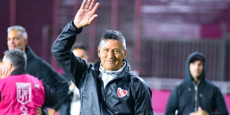 Monzón renunció a su cargo como técnico de la Reserva de Independiente