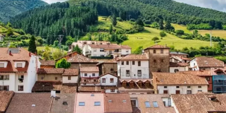 El pueblo más barato de Cantabria para comprar una casa en 2024: 43.000 euros y 180 metros cuadrados