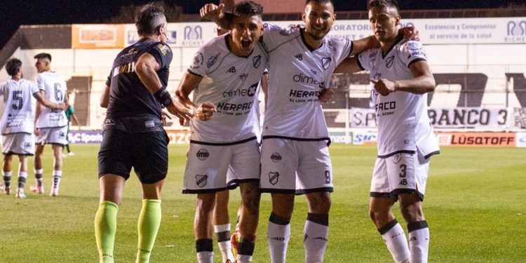 Partidos de hoy, lunes 21 de octubre: horario y cómo ver fútbol en vivo