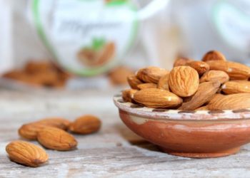Por qué conviene poner en remojo las almendras antes de comerlas: esto dicen los expertos