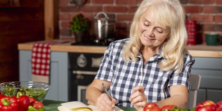 Por qué conviene tomar estas 7 vitaminas y nutrientes para mejorar la memoria y el funcionamiento del cerebro