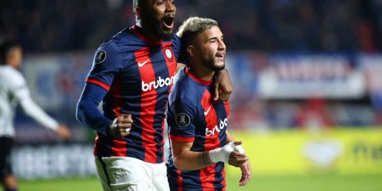 “Que pague el que sigue”: San Lorenzo en crisis y la cláusula dólar MEP