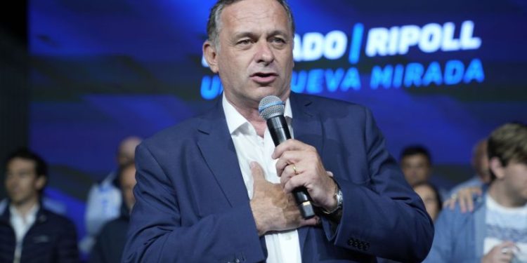 Quién es Álvaro Delgado, el candidato de Luis Lacalle Pou