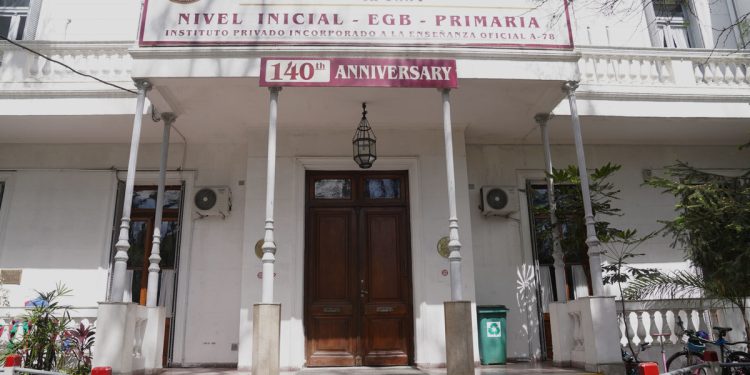 Reliquias y secretos: la historia oculta del colegio porteño que es cuna del fútbol argentino