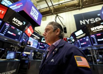 Riesgo país roza los 1100 puntos: cuáles son los bonos elegidos por el mercado