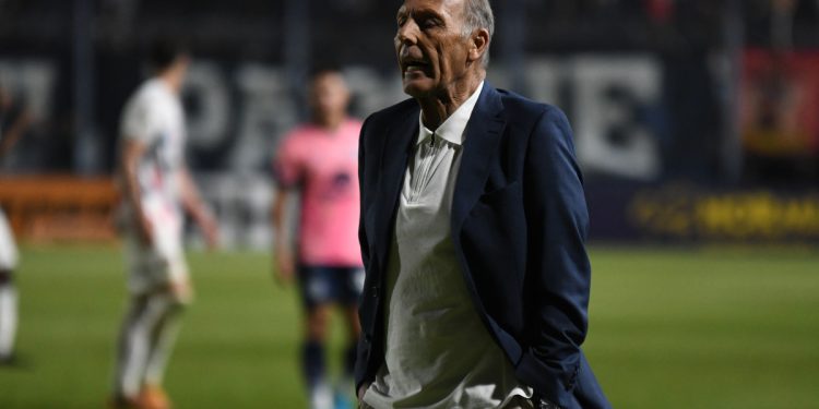 Russo y el gol polémico de la caída del Ciclón: “Es una jugada rara…”