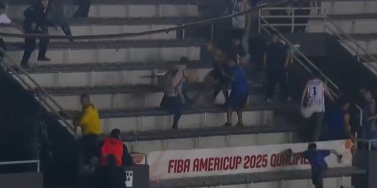 Se desató una batalla campal durante el clásico entre Peñarol y Quilmes