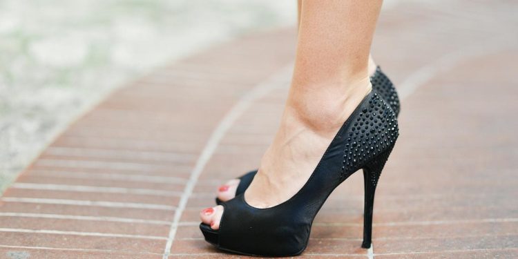 El TSJ de Canarias avala el despido de una trabajadora por subir vídeos bailando mientras estaba de baja por juanetes