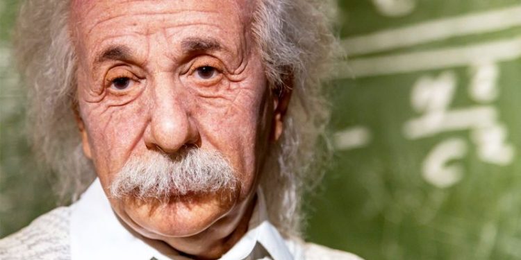 Tiembla la Teoría de la Relatividad: proponen un nuevo modelo que desafía el postulado de Albert Einstein