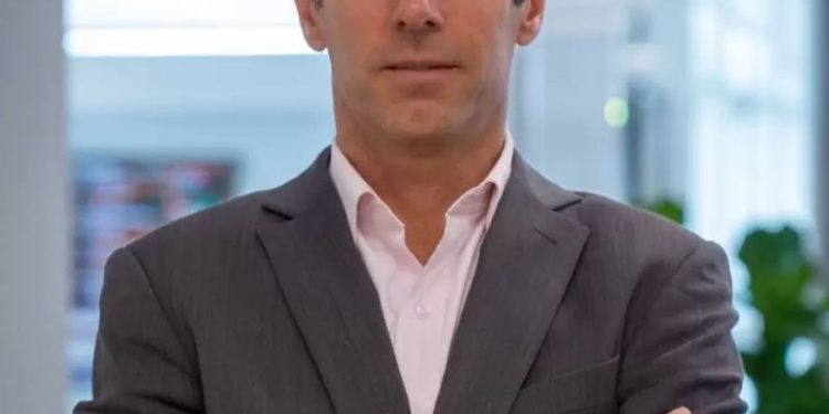 Tomasevich: “El riesgo país refleja algo que no es real, es producto de la estructura de los bonos”