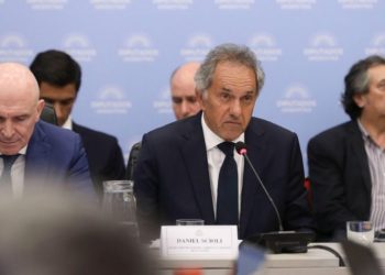 Tras los cruces por fondos sociales, Scioli defendió la vuelta de la Fórmula 1 y habló de las SAD