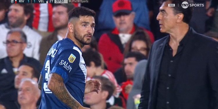 Tras los insultos a Quinteros, Elías Gómez quedó fuera de los concentrados