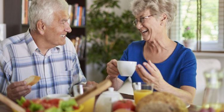 Un experto en longevidad dijo cuál es el mejor desayuno para aumentar la esperanza de vida: es un clásico de un país de Sudamérica