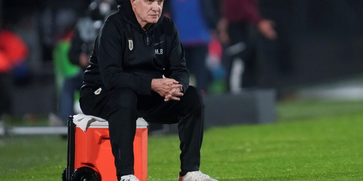 Uruguay empató ante Ecuador y fue silbado por sus hinchas