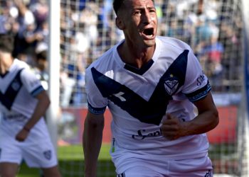 Vélez y una diferencia abismal con los grandes