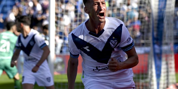 Vélez y una diferencia abismal con los grandes
