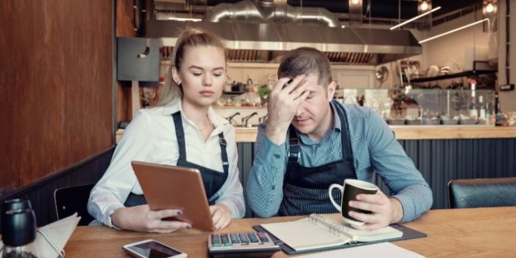 Ventas minoristas pymes: aunque a un ritmo más lento, caen por tercera vez consecutiva