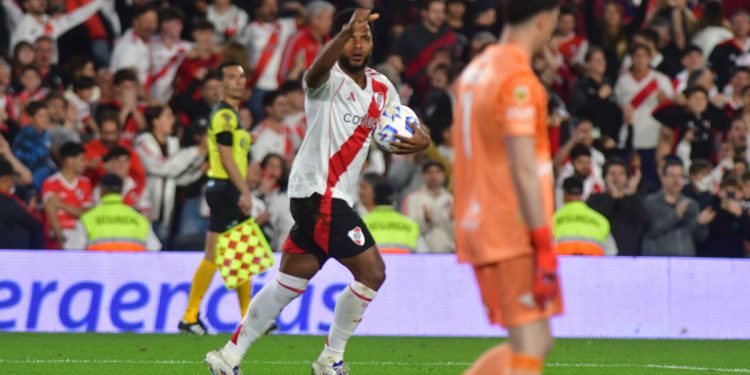 Video: el penal insólito de Romero y el gol de Borja