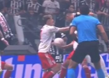 Video: ¿la mano de González Pirez era penal?