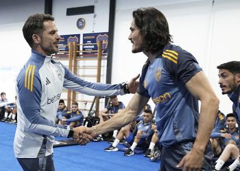 Video: la primera práctica de Gago, saludo con Cavani y “dale, dale”