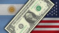 En qué invertir ante un épico colapso del dólar: ¿peso argentino caro o barato?