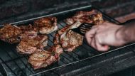 La clásica parrilla porteña que nunca cierra y por la que podés comer por menos de $ 16.000