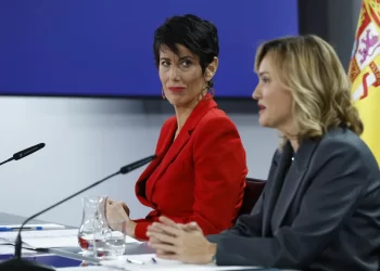 La reforma del Gobierno para regularizar a más de un millón de inmigrantes coincide con la mayor presión migratoria de la historia