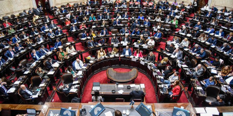 Tras negociaciones en diputados, convocaron a tratar hoy los proyectos de Ficha Limpia y Juicio en Ausencia