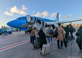 Aerolíneas Argentinas y gremios tendrán hoy una reunió programada luego que estos suspendieran el secuestro de pasajeros