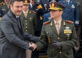 Golpe: El sub jefe del ejército fue denunciado por el segundo del Estado Mayor Conjunto por haberlo amenazado para lograr su renuncia