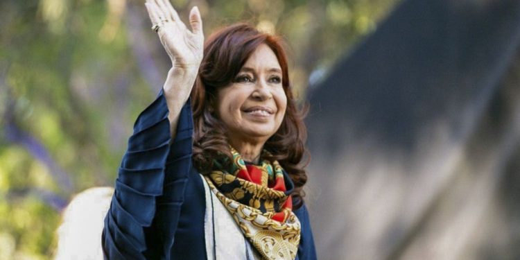 PJ se inmola y designa a Cristina Kirchner presidente del partido. Milei con Sparring ideal