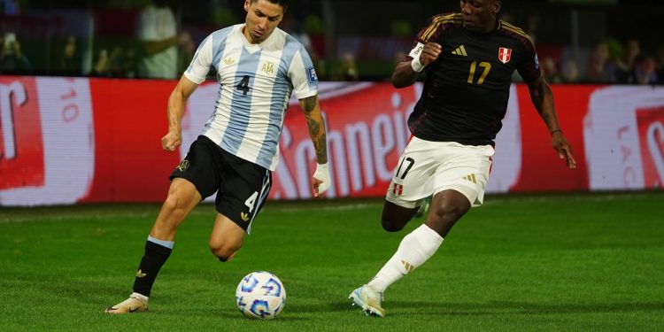 Advíncula: primera vez de visitante en la Bombonera