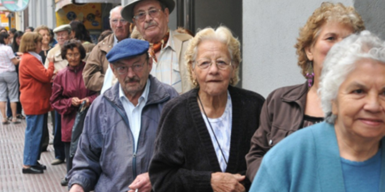 Alerta por el bono a jubilados: el Gobierno definió quiénes no lo cobrarán en diciembre