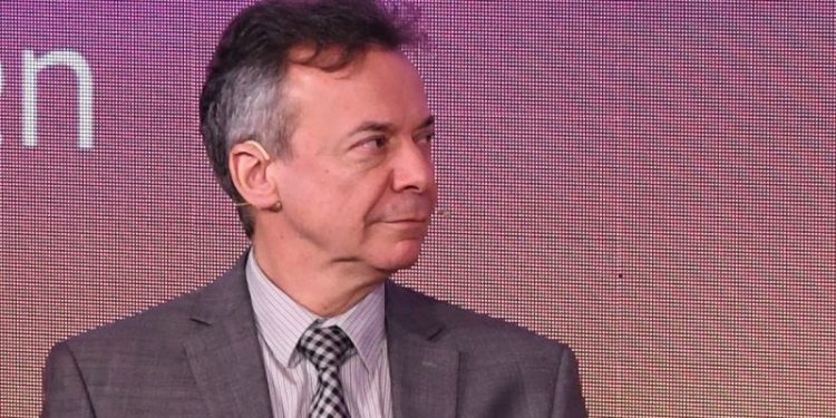 “Bastante arriesgado”: la dura advertencia de Daniel Artana al Gobierno por las restricciones al dólar