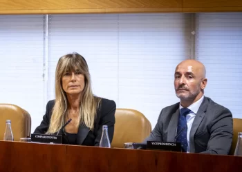 El PSOE en la Asamblea de Madrid elige ya otro portavoz que sustituya a Lobato, y pasa a éste a la fila de atrás