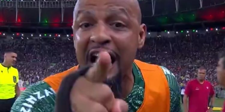 Cinco fechas a Felipe Melo por una expulsión en el banco: ¿no juega más?