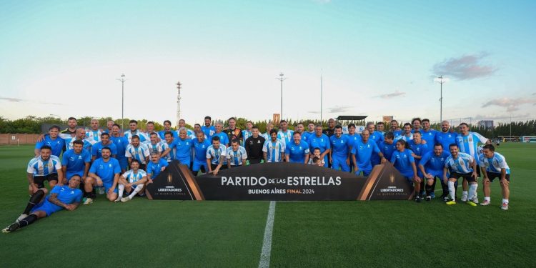 Con Domínguez, Chiqui Tapia, Burrito Ortega y otras figuras, se jugó el Partido de las Estrellas