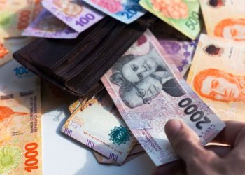 Con la baja de la inflación, en septiembre se ralentizó otra vez la suba de salarios