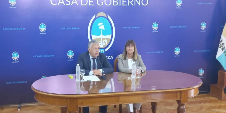 Cornejo anunció que postulará a Norma Llatser como reemplazante de Llorente en la Corte de Mendoza