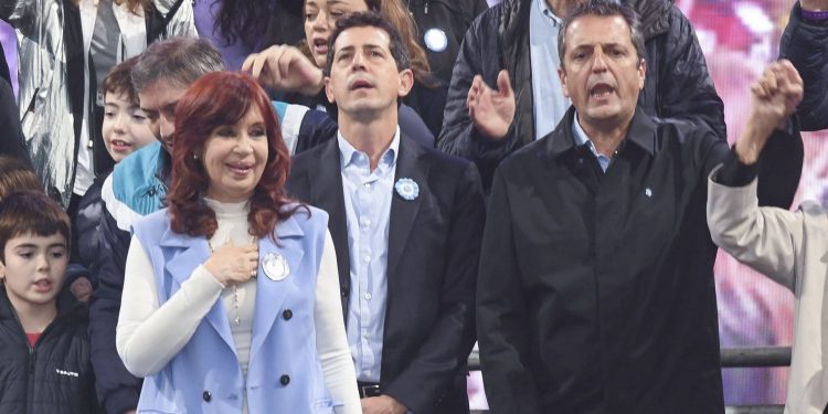 Tras la caída del proyecto de Ficha Limpia, el kirchnerismo hace un guiño al Gobierno y acepta discutir la eliminación de las PASO