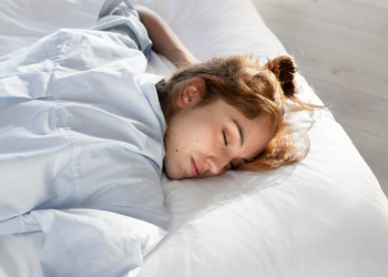 Dime cómo duermes y te diré quién eres: qué significa la postura en el lenguaje corporal