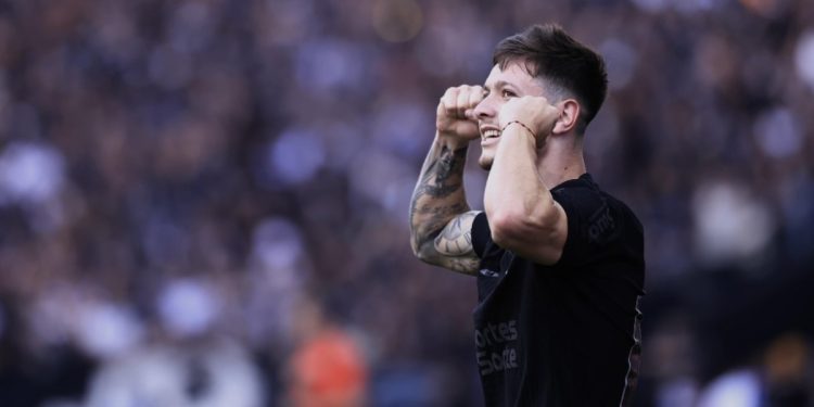 Doblete de Garro para la alegría de Ramón Díaz