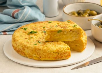 El bodegón de club que prepara la mejor tortilla de papas de CABA: en qué barrio queda