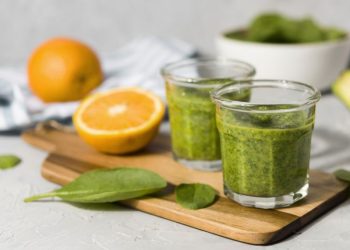 El licuado lleno de colágeno que desinflama las articulaciones, fortalece los huesos y protege la piel