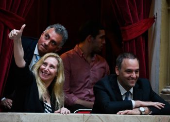 El nuevo Menem de Karina, la juventud libertaria y estupor en las Fuerzas del Cielo