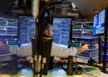 El riesgo país no para de caer y los bonos en dólares tocan nuevos máximos