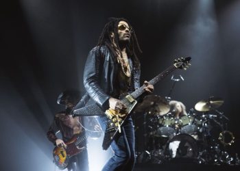 El tiempo no pasa para Lenny Kravitz: la “experiencia religiosa” que brindó en su regreso a Argentina