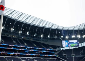 El Tottenham del Cuti Romero recibe al Aston Villa del Dibu Martínez