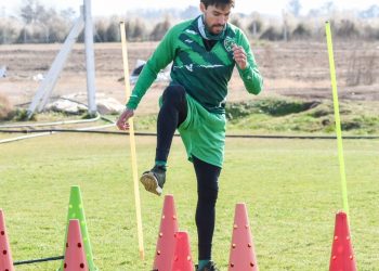 Era refuerzo de Boca, Riquelme le bajó el pulgar y hoy es figura en Sarmiento