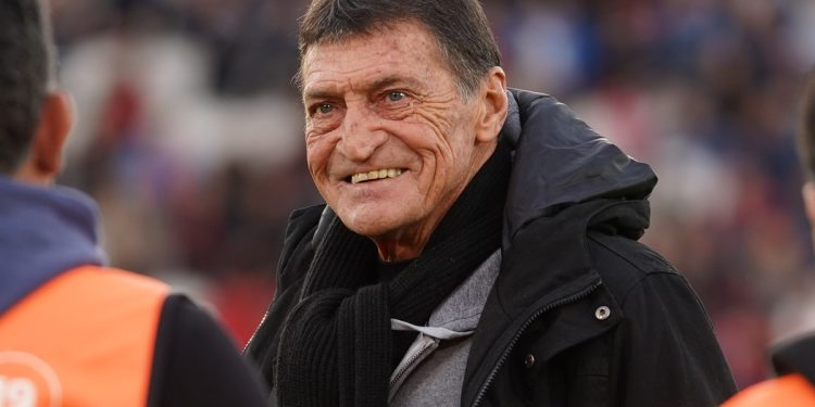 Falcioni suena como manager de un equipo del Ascenso